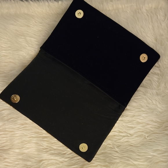 Elegant Black and Gold Evening Clutch - Picture 3 of 3